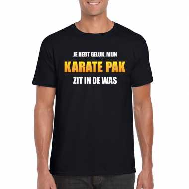 Karatepak zit in de was heren carnaval t-shirt zwart